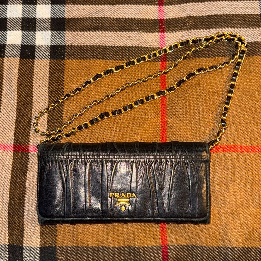 Prada Black Leather Wallet On Chain - Picture 2 of 15